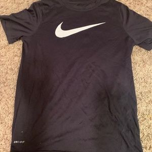 It’s the Nike tee medium